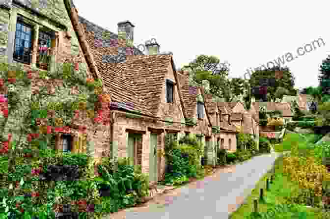 A Scenic Photograph Of The Cotswolds Hills In Gloucestershire Meandering In Gloucestershire (Meandering Walking 6)