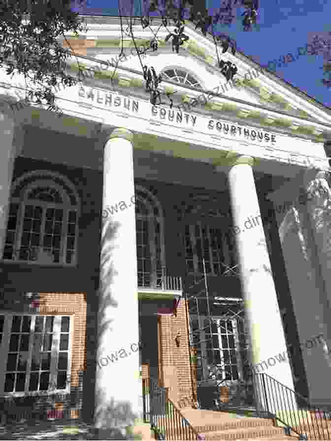 Historic Calhoun Courthouse, A Majestic Symbol Of The Town's Legal Heritage Calhoun (Images Of America) Jivan Kumawat